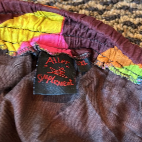 Bright lined skirt. Great for summer. - Picture 5 of 7